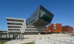 Campus_WU_LC_D1_TC_DSC_1440w_wiki.jpg