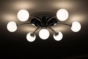 ceiling-lamp-335975_640.jpg