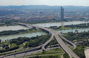 Brigittenauer_Bruecke_Wien.jpg