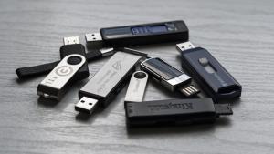 memory-stick-1267620_1920(1).jpg