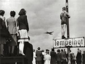 Germans-airlift-1948.jpg