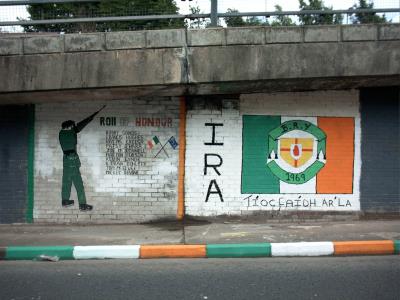 IRA_mural,_Bogside_-_panoramio.jpg