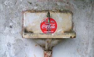 coca-cola-180898_1920.jpg