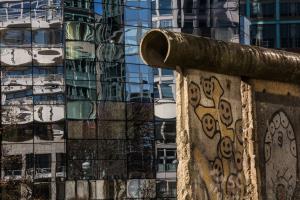 berlin-wall-549071_1920.jpg