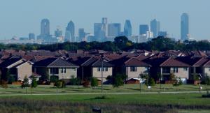 Dallas_skyline_and_suburbs.jpg
