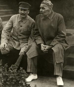 Joseph_Stalin_and_Maxim_Gorky_1932_wikipedia.jpg