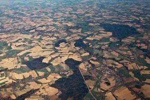 aerial-82923_1280.jpg