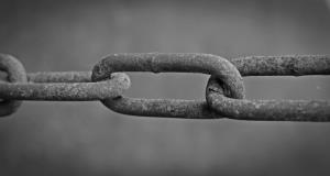 chain-1662735_1920.jpg