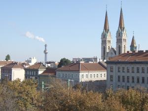 Wien_Alsergrund_Canisiuskirche_Spittelau.jpg